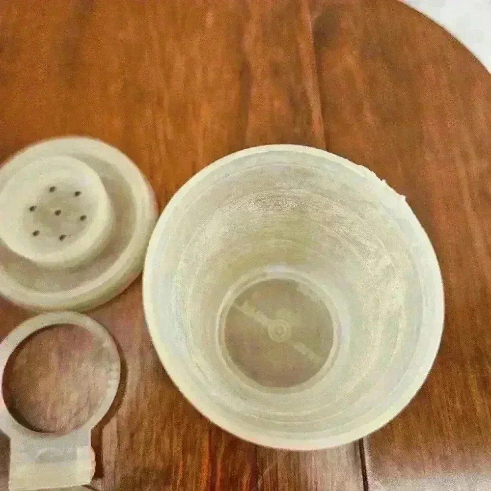 Tupperware Mini Salt & Pepper Shakers Yellow Blue USA Vtg  101-11 & 101-12 - Picture 5 of 11